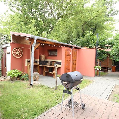 Karavan Sturovo Ngoại thất bức ảnh
