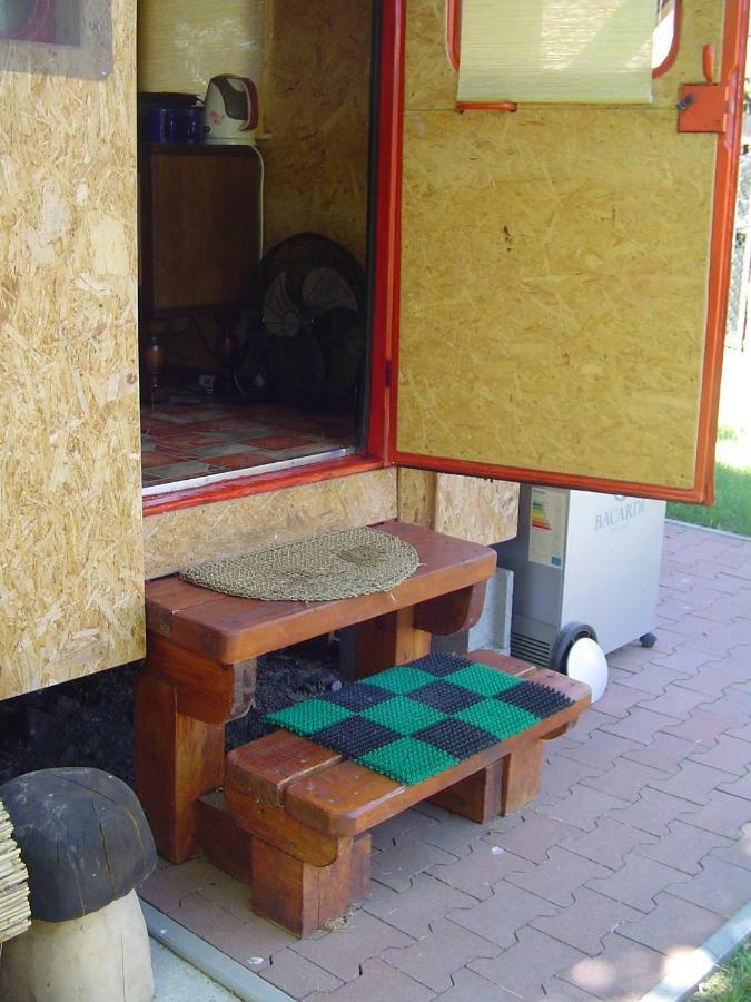 Karavan Sturovo Ngoại thất bức ảnh