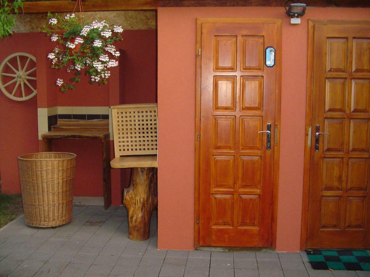Karavan Sturovo Ngoại thất bức ảnh